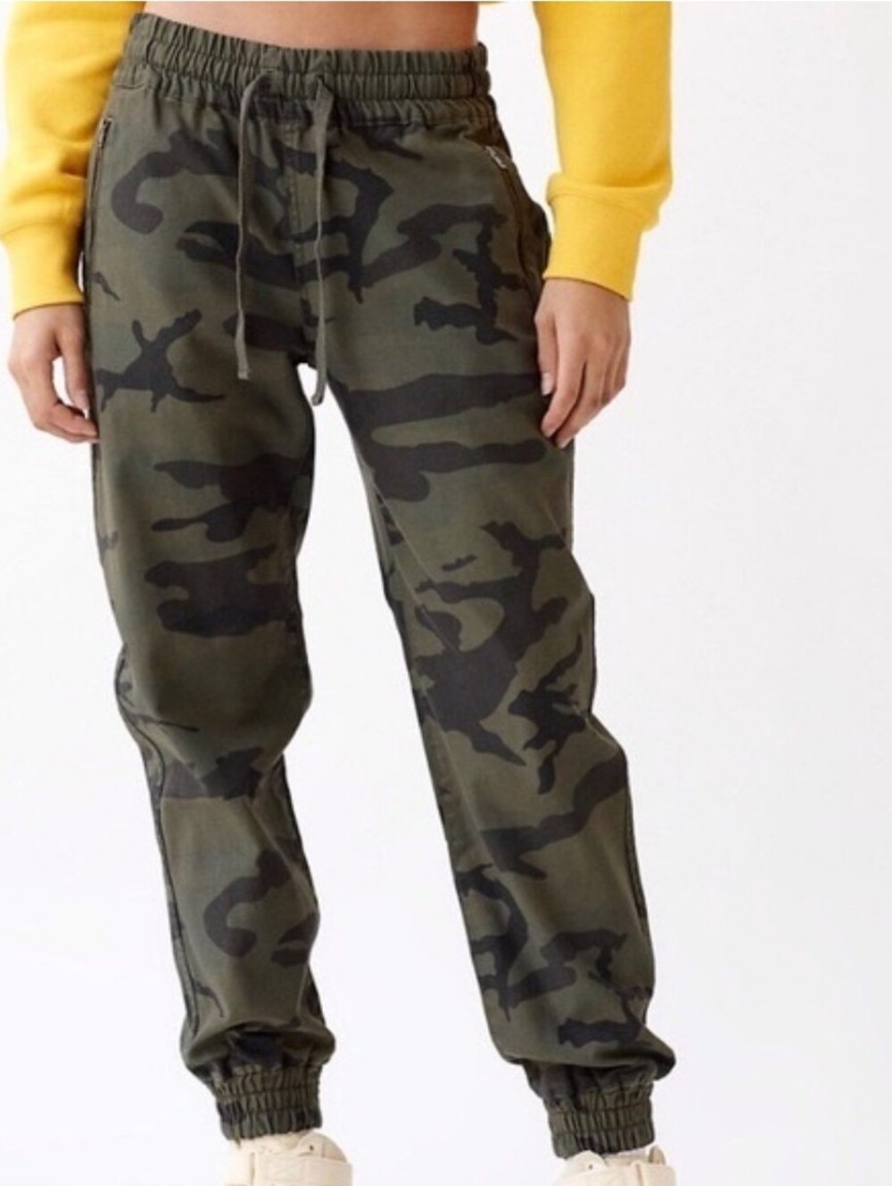 Aritzia TNA Camo Jogger Pants Medium